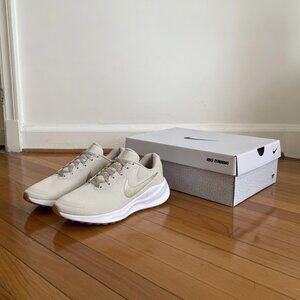 Nike Revolution 7 Phantom Bone Neutral Olive Running Sneakers Women's Size 8 New